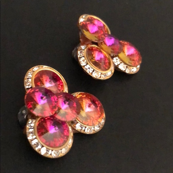 HOT PINK IRIDESCENT RHINESTONE GEM GOLD EARRINGS - Picture 13 of 15
